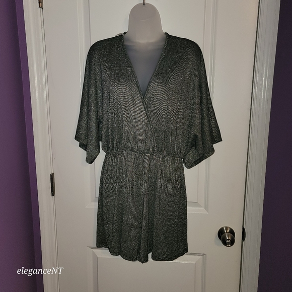 Apricot Lane Silver Shimmer short pant jumpsuit   Sz: M  NWT - Picture 8 of 8